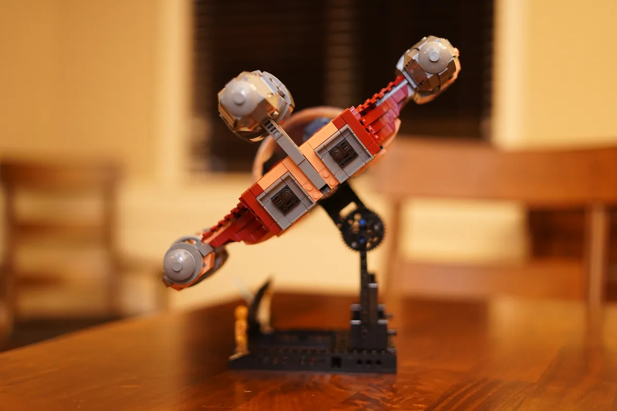 Check out my custom display stand for the 75341 Landspeeder!