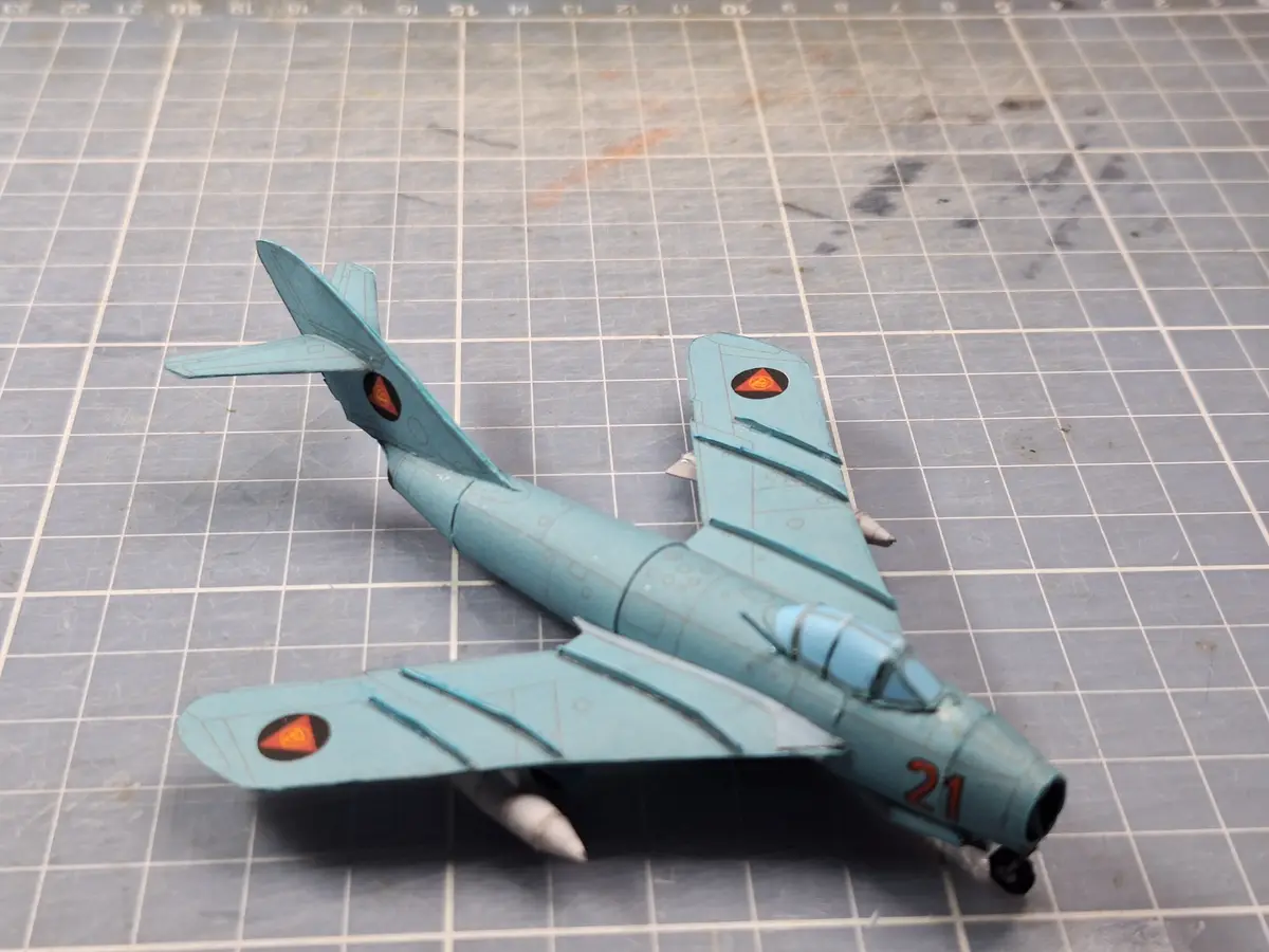 Intricate 1/100 Scale Papermodels of MiG 15 and 17