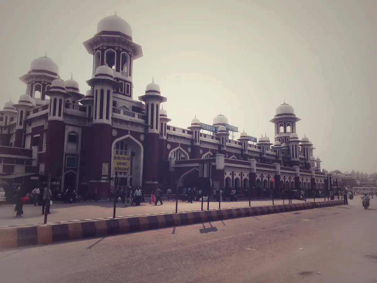Exploring the Beauty of Charbagh in Lucknow