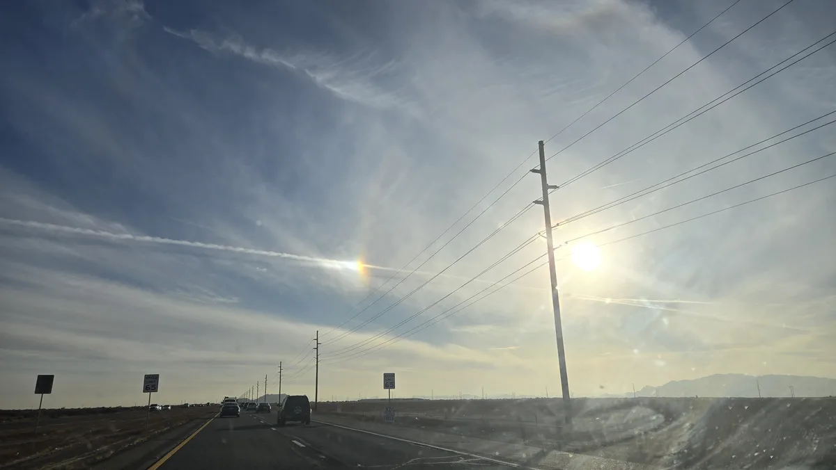 Stunning Sky Refraction Resembling Bright Meteors Captured in Arizona on 12/31/2024
