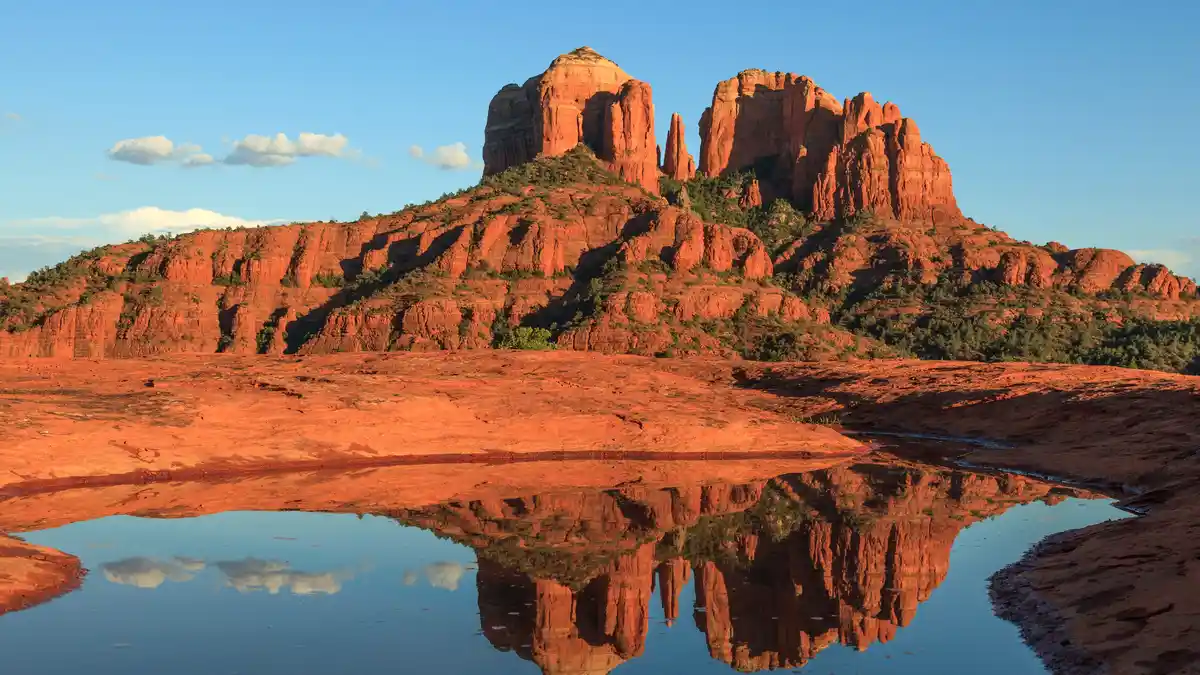 Drive north of Phoenix to discover Sedona's natural skyline, renowned for its rocks. Countless crystals fill New Age shops…